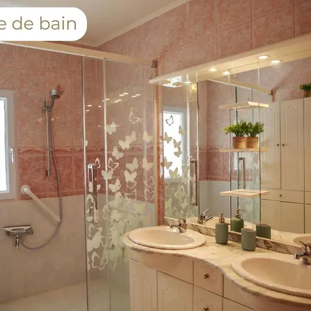 Le Provence, Charme Et Rooftop 아파트